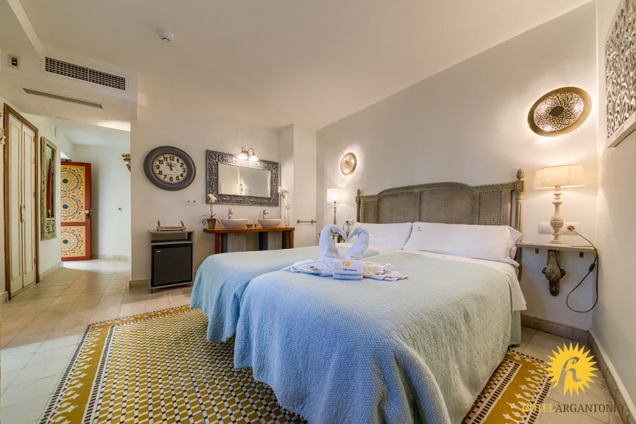 Standard Double Rooms 03 - Hotel Argantonio in Cadiz