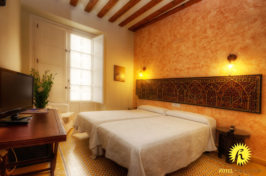 Standard Double Rooms 17 - Hotel Argantonio in Cadiz