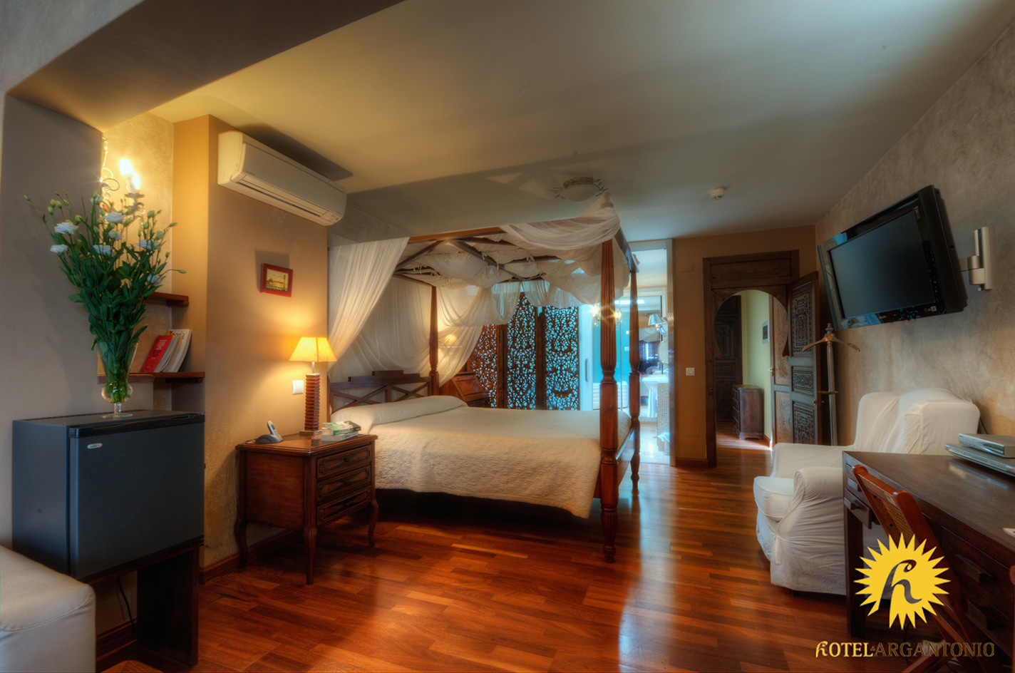 Semiramis Suite Room 01 - Hotel Argantonio in Cadiz
