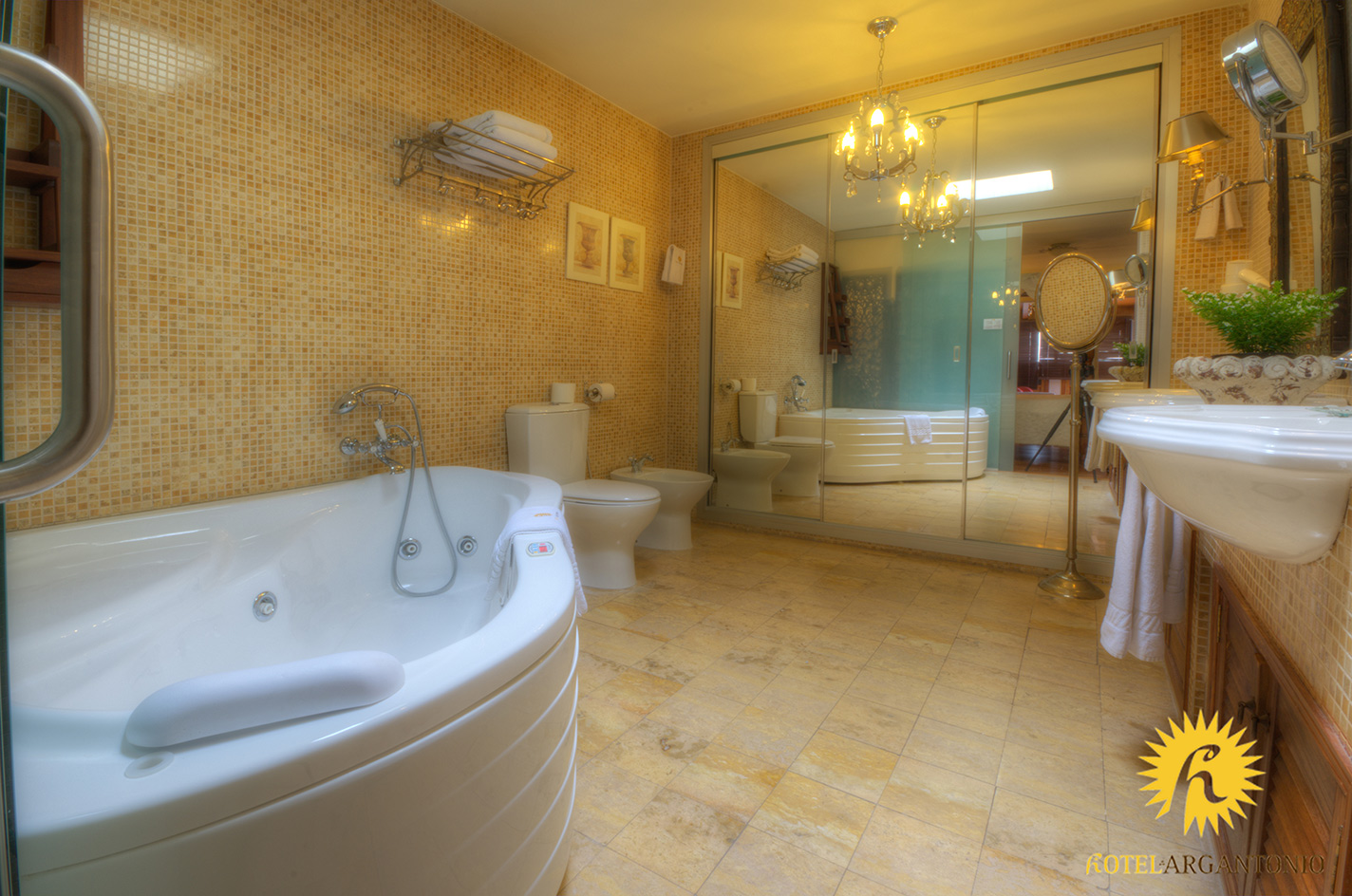 Semiramis Suite Room 04 - Hotel Argantonio in Cadiz